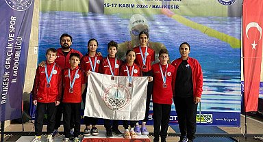 Körfezli yüzücüler Balıkesir'den madalyalarla döndü
