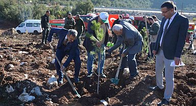 Korkuteli'nde 500 fidan toprakla buluştu