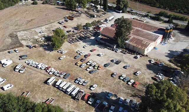 Kozan'da sahipleri tarafından alınmayan yüzlerce motosiklet ve otomobil yedieminde hurdaya dönüştü