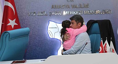 Küçük kız toplantıda Vali Bakan'a sarıldı: "İnsanı yaşat ki devlet yaşasın"