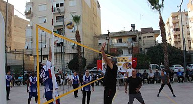 Kumluca'da öğretmenler arası voleybol turnuvası düzenlendi