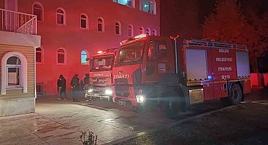 Kur'an kursunda çıkan yangında 2 öğrenci dumandan etkilendi