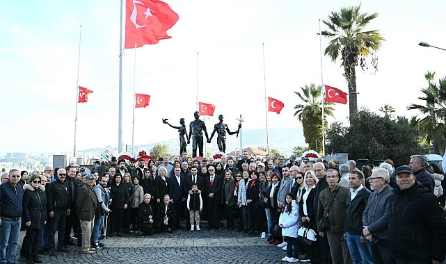 Kuşadası Ata'sını saygı ve özlemle andı