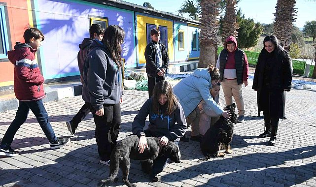 Kuşadası Evcil Hayvan Bakım ve Rehabilitasyon Merkezi, öğrencileri ağırladı