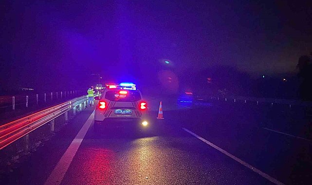 Kuzey Marmara'da araç bariyerlere girdi: 2 yaralı