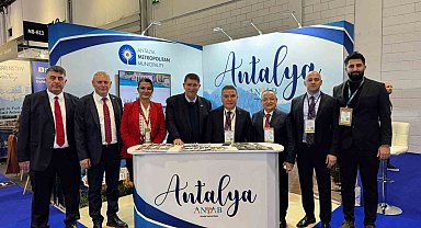 Londra'da Kemer rüzgarı esti