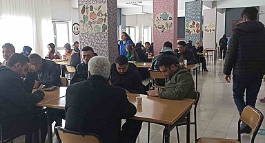 Mahsur kalan 450 yolcu ilçede misafir edildi