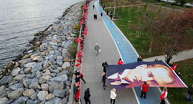 Maltepe'de 'Ata'ya Saygı Zinciri' oluşturuldu