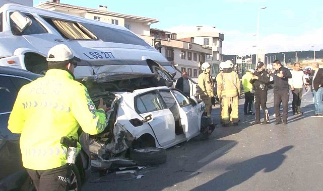 Maltepe'de vinç kontrolden çıktı, 7 aracı biçti