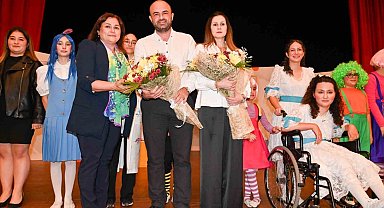 Manavgat Belediyesi Kent Tiyatrosu'ndan "Bilime Engelsiz Seyahat" prömiyeri