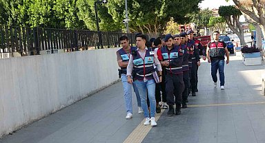 Manavgat'ta uyuşturucu imalathanesine baskın: 5 gözaltı