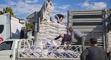 Mersin'de belediyeden üreticilere yem desteği