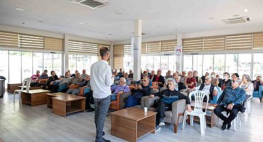 Mersin'de Emekli Evi üyeleri 'Alzheimer' konusunda bilgilendirildi