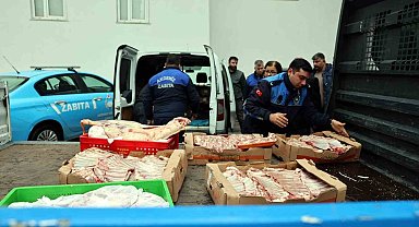 Mersin'de sağlık şartlarına aykırı taşınan 235 kilo et ele geçirildi