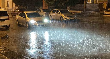 Mersin'in yüksek kesimlerinde kar, sahilde yağmur etkili oldu