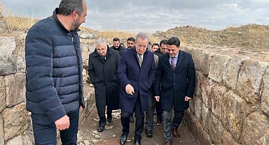 MHP Genel Başkan Yardımcısı Durmaz, Ani Ören Yerini ziyaret etti
