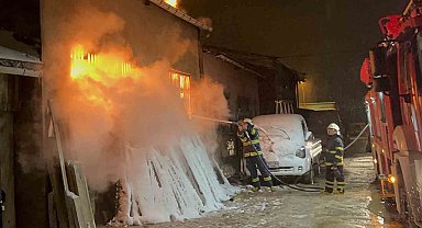 Mobilya atölyesinde korkutan yangın