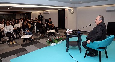 Mustafa Yalçın gençlerle buluştu