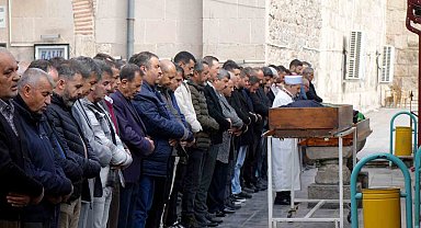 Niğde'de evde ölü bulunan adam defnedildi