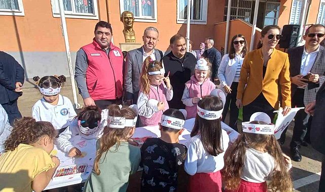 Öğrencilerden muhteşem kutlama