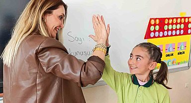 Öğrencilere matematiği sevdiren öğretmen