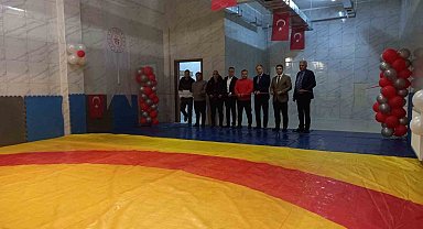 Okulda güreş salonu açtılar