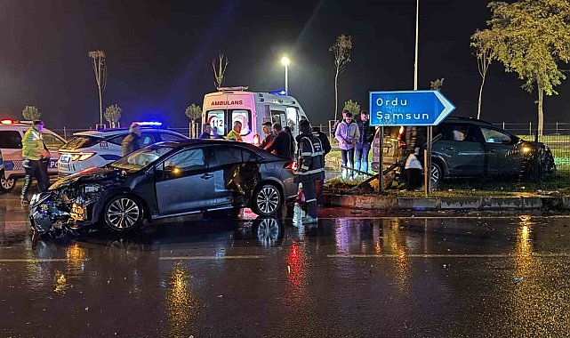 Ordu'da iki otomobil çarpıştı: 5 yaralı