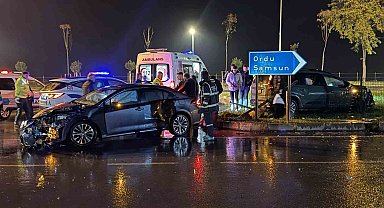Ordu'da iki otomobil çarpıştı: 5 yaralı