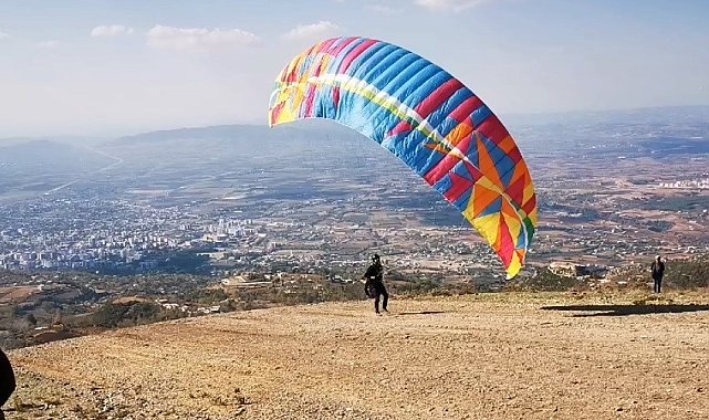 Osmaniye'de yamaç paraşütü festivali düzenlendi