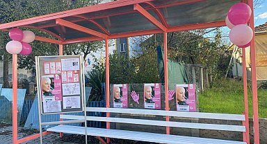 Otobüs durağında stant açtılar