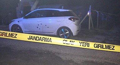 Otomobili kurşun yağmuruna tuttular