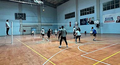 Patnos'ta 24 Kasım Öğretmenler Günü kapsamında Voleybol Turnuvası düzenlendi