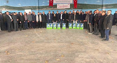 Pazarlar'da üreticilere 'Bordo bulamacı' dağıtıldı