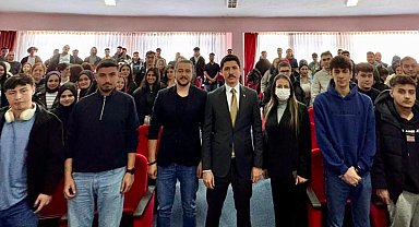 Pazaryeri Kaymakamı'ndan üniversite öğrencilerine seminer