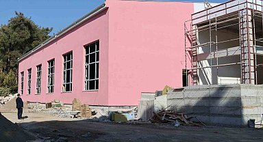 Pınarbaşı Yüzme Havuzu'nda çalışmalar hız kesmiyor