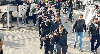 Polis kılığına giren çete 25 milyon TL dolandırıcılık yaptı, 8 kişi tutuklandı