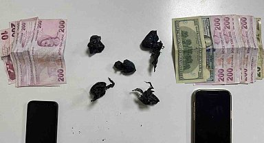 Polisin "Dur" ihtarına uymadı, araçtan uyuşturucu çıktı