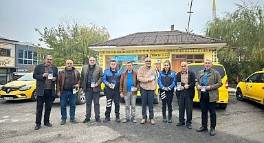 Polisler taksi şoförlerini bilgilendirdi