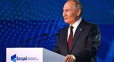 Putin seçim zaferinden dolayı Trump'ı tebrik etti