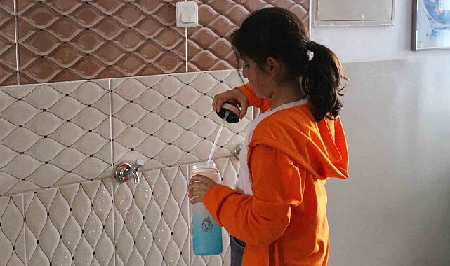 "Temiz su her çocuğun hakkıdır" diyerek 3 okula arıtma sistemi kurdu