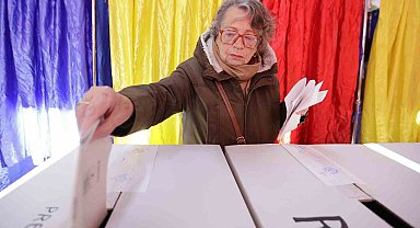 Romanya'da sandık çıkış anketlerine göre cumhurbaşkanlığı seçimi ikinci tura kaldı