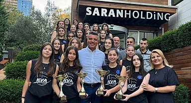 Sadettin Saran ve Başkan Hürriyet Kocaeli Voleybol Akademi'nin maçını izleyecek