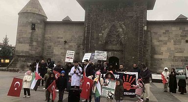 Sağlık çalışanları protestolarını 52'ncü haftada sürdürdü