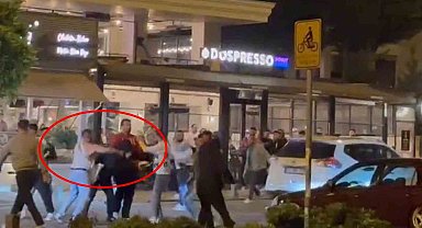 Samsun'da iki grup arasında tekmeli yumruklu kavga: O anlar kamerada
