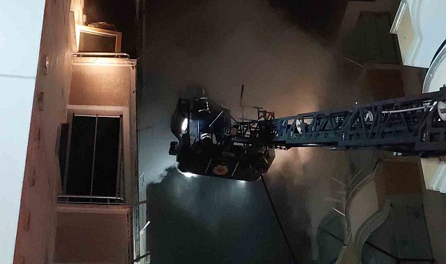Samsun'da yangın: Evde mahsur kalanları itfaiye kurtardı