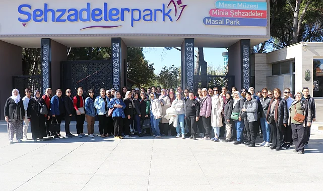 Sarıgöllü kadınlar Manisa'yı adım adım gezdi