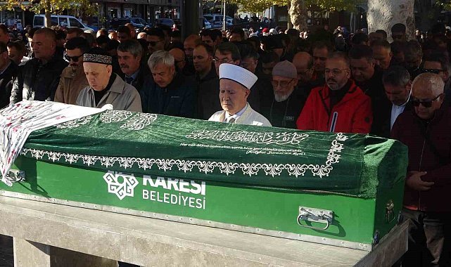 Scooter kazasında hayatını kaybeden Ecem Sultan Çamlı son yolculuğuna uğurlandı