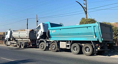 Seyir halindeki iki iş aracı alev aldı