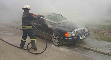 Seyir halindeki otomobilde yangın