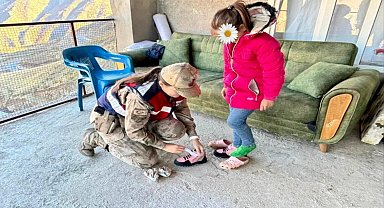 Siirt'te jandarma 50 öğrencinin okul ihtiyacını karşıladı